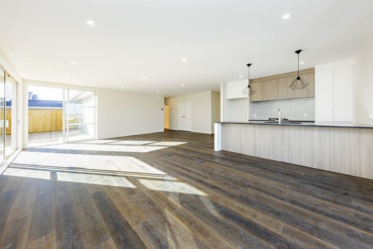 Photo of property in 43 Koroheke Road, Takanini, 2110