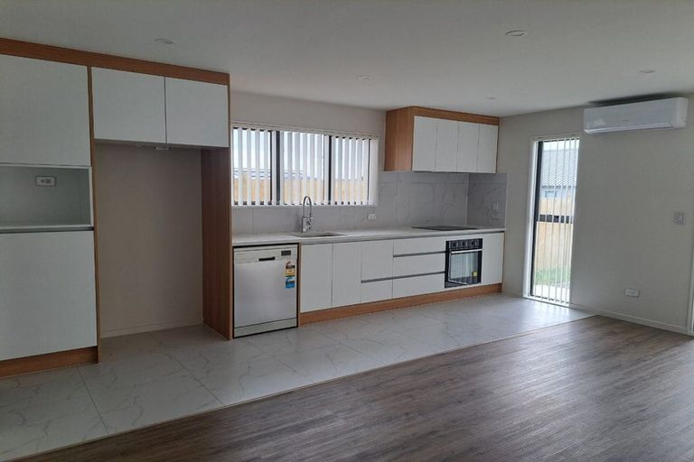 Photo of property in 20 Rorotu Avenue, Karaka, Papakura, 2113