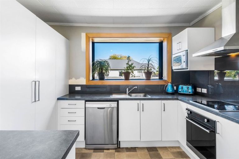 Photo of property in 10 Pages Road, Linwood, Christchurch, 8062