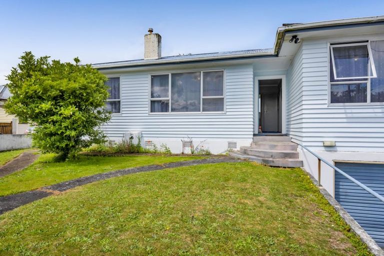 Photo of property in 130 Miranda Street, Stratford, 4332