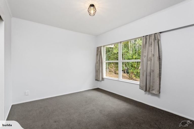 Photo of property in 1/12 Kathleen Street, Totara Vale, Auckland, 0627