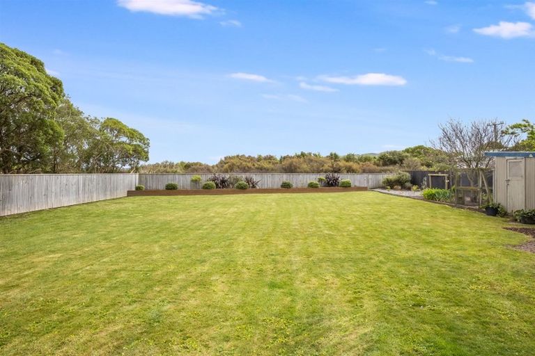 Photo of property in 23 Paekakariki Hill Road, Pauatahanui, Porirua, 5381