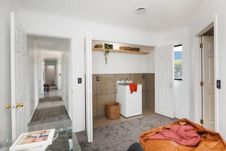 Photo of property in 69 Royal Oak Drive, Kelvin Grove, Palmerston North, 4414