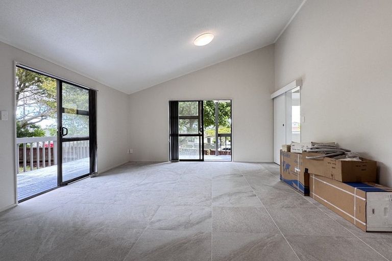 Photo of property in 16 Greenstone Place, Clover Park, Auckland, 2019