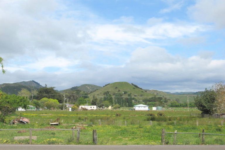 Photo of property in 13 Cook Street, Tolaga Bay, 4077