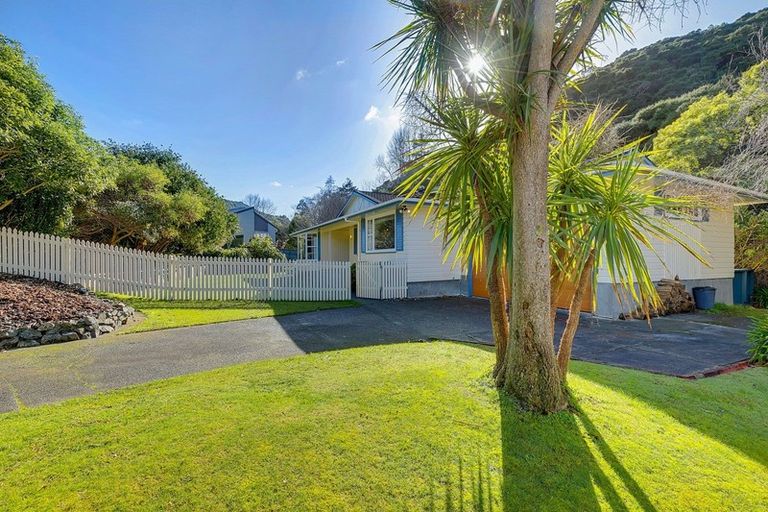 Photo of property in 15 Charthouse Lane, Whitby, Porirua, 5024