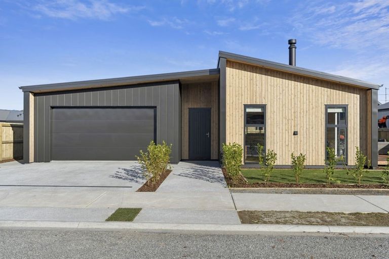 Photo of property in 6 Moonstone Street, Albert Town, 9305