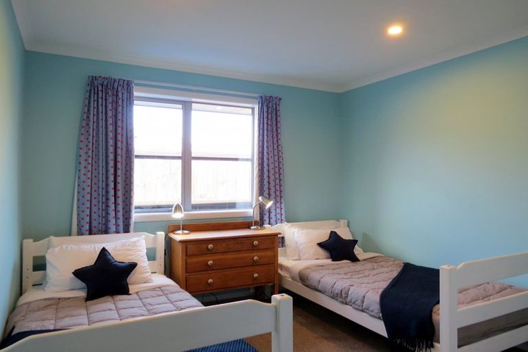 Photo of property in 71 Golden Shore Place, Coromandel, 3506