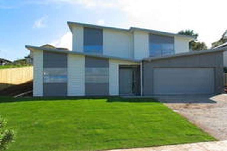 Photo of property in 11 Fiordland Place, Aotea, Porirua, 5024