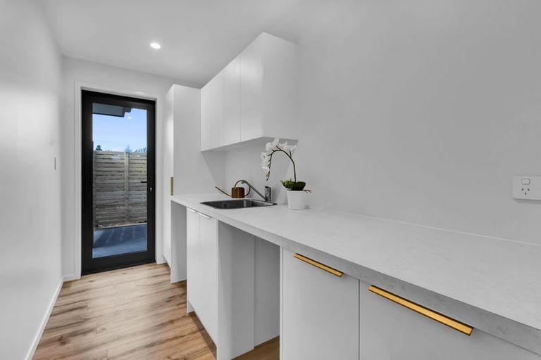 Photo of property in 8 Ponga Place, Highlands Park, New Plymouth, 4312