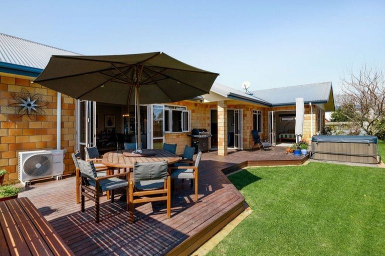 Photo of property in 1/10 Maranatha Way, Cambridge, 3434