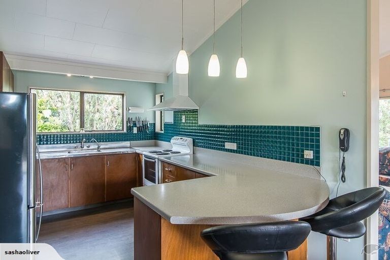 Photo of property in 31 Eruini Street, Waikanae Beach, Waikanae, 5036
