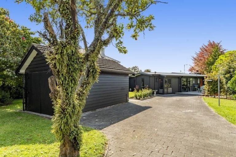 Photo of property in 345 Devonport Road, Tauranga, 3110