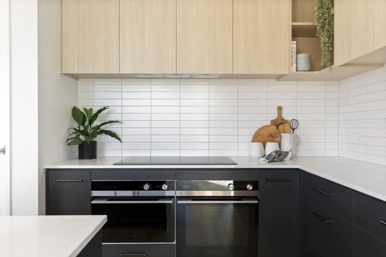 Photo of property in 32 Swanson Road, Henderson, Auckland, 0610