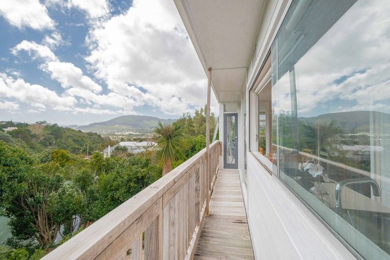 Photo of property in 1a Woodstock Terrace, Tawa, Wellington, 5028