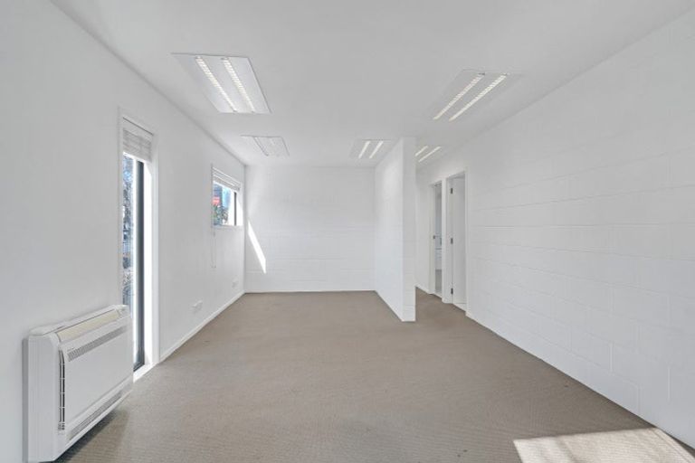 Photo of property in 99 Papanui Road, Merivale, Christchurch, 8014