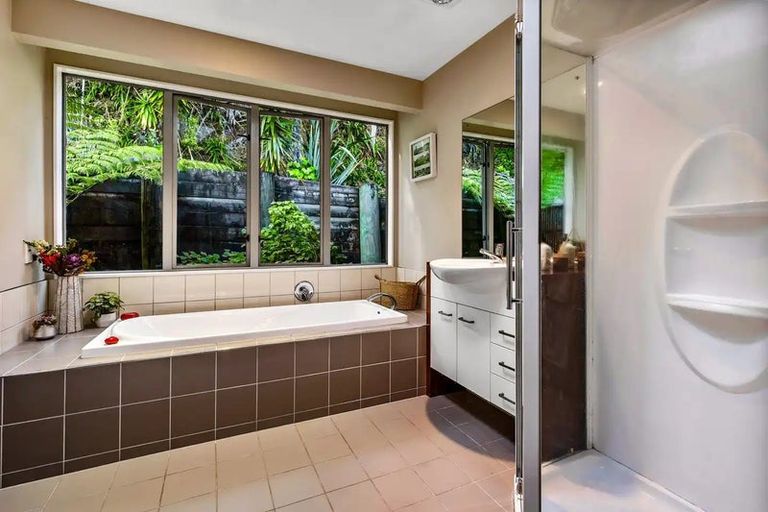 Photo of property in 184 Huia Road, Titirangi, Auckland, 0604