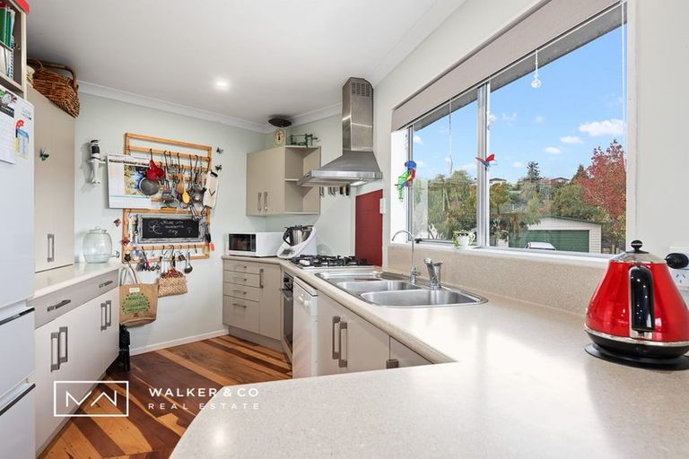 Photo of property in 7 Radiata Grove, Brown Owl, Upper Hutt, 5018