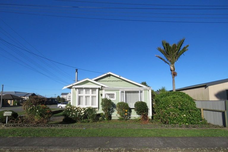 Photo of property in 44 Peel Street, Westport, 7825