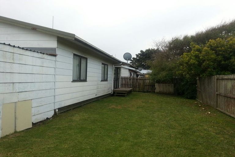 Photo of property in 2/18 Templeton Place, Clendon Park, Auckland, 2103