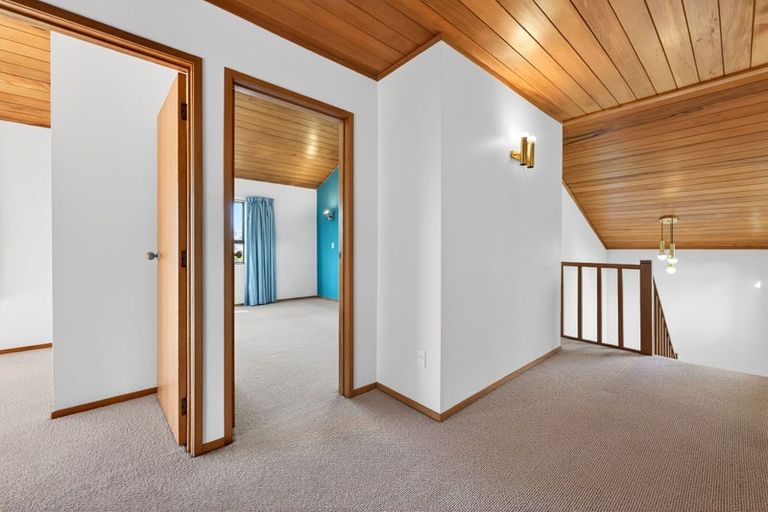 Photo of property in 2/50 Masterton Road, Rothesay Bay, Auckland, 0630
