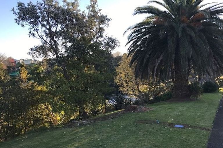 Photo of property in 14 Nevada Drive, Merrilands, New Plymouth, 4312