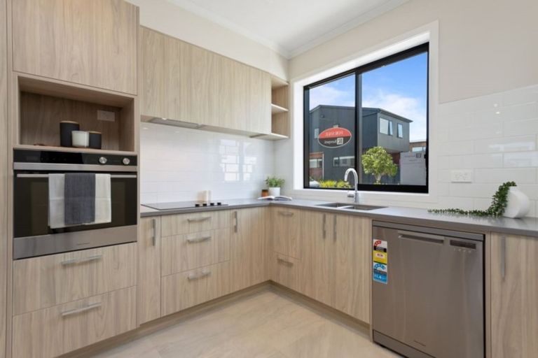 Photo of property in 61 Mapou Road, Hobsonville, Auckland, 0616