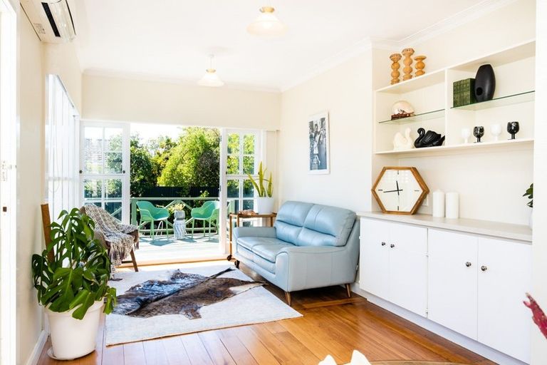 Photo of property in 19 Vigor Brown Street, Napier South, Napier, 4110