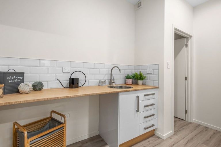 Photo of property in 10 Hawkdun Place, Bridge Hill, Alexandra, 9320