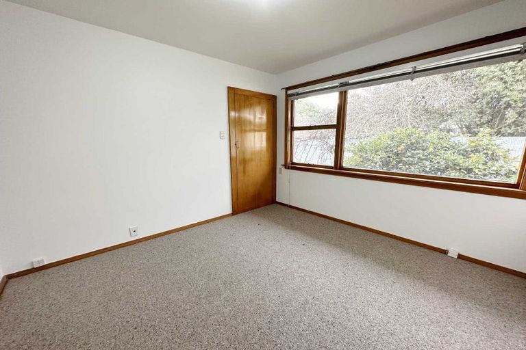 Photo of property in 17 Fairmile Place, Russley, Christchurch, 8042