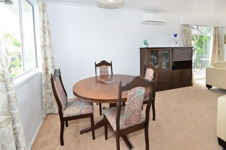 Photo of property in 82 Luckens Road, West Harbour, Auckland, 0618