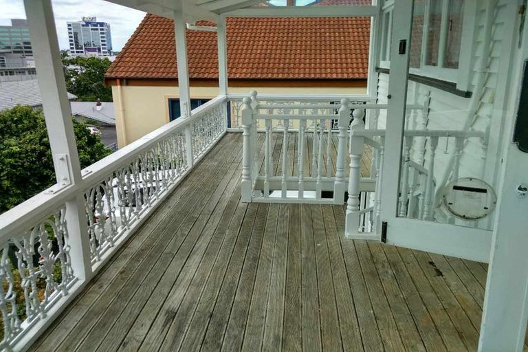 Photo of property in 28 Thackeray Street, Hamilton Lake, Hamilton, 3204