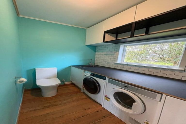 Photo of property in 17b Brookfield Road, Te Atatu Peninsula, Auckland, 0610