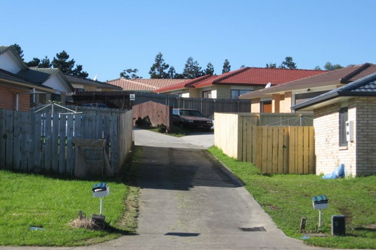 Photo of property in 38 Glenveagh Park Drive, Weymouth, Auckland, 2103
