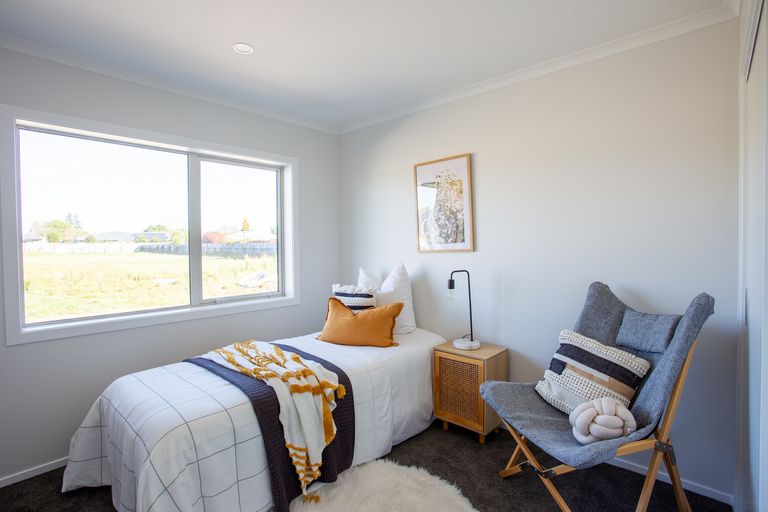 Photo of property in 10 Van Baarle Close, Carterton, 5713