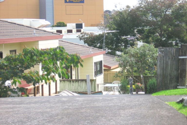 Photo of property in 3/15 Newington Road, Henderson, Auckland, 0612