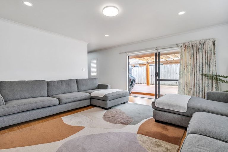 Photo of property in 8 Hansen Place, Takanini, 2112