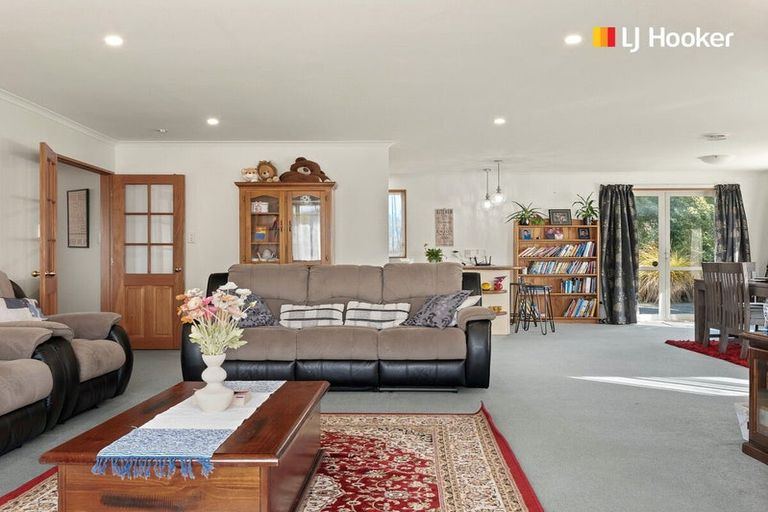 Photo of property in 2 Sunninghurst Drive, Fairfield, Dunedin, 9018