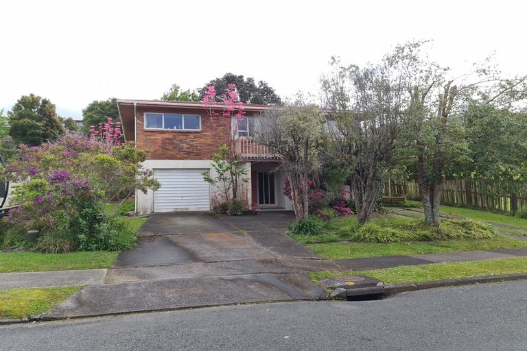 Photo of property in 31 Wyoming Avenue, Murrays Bay, Auckland, 0630