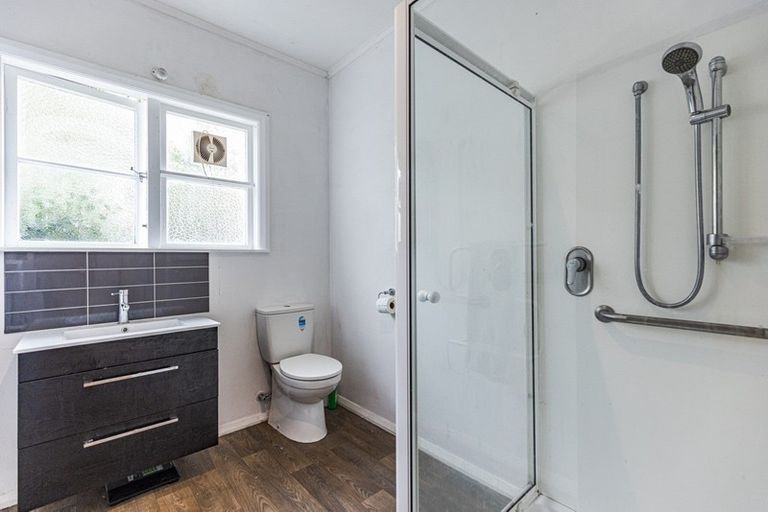 Photo of property in 16 Clapham Place, Whanganui East, Whanganui, 4500