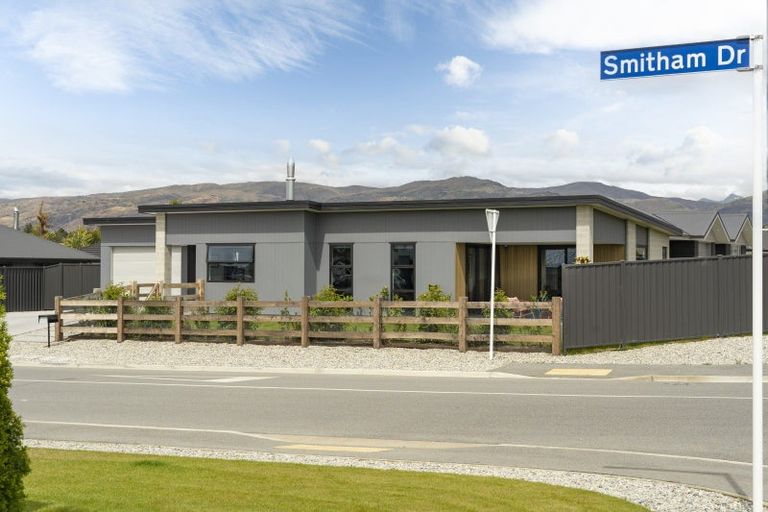 Photo of property in 1 Smitham Drive, Cromwell, 9310