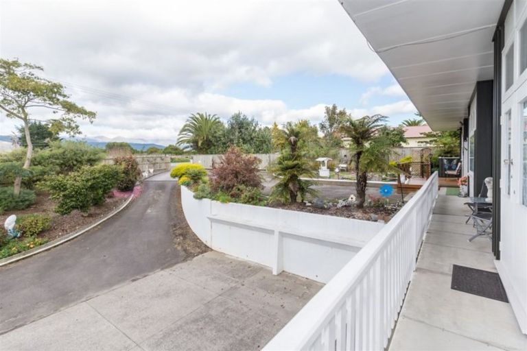 Photo of property in 37 The Avenue, Levin, 5510
