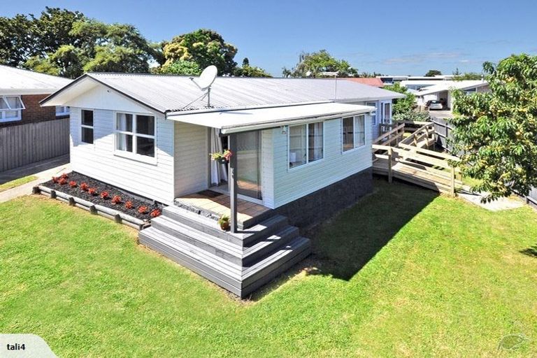 Photo of property in 33 Hywell Place, Manurewa, Auckland, 2102