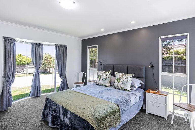 Photo of property in 10 Glen Loch Place, Paraparaumu, 5032