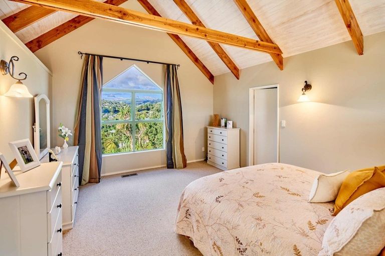 Photo of property in 13 Seaview Road, Paremata, Porirua, 5024