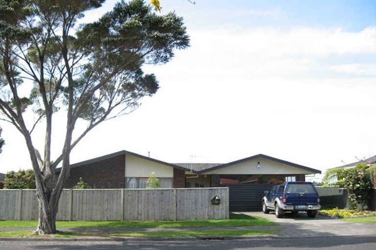 Photo of property in 62 Heta Road, Highlands Park, New Plymouth, 4312