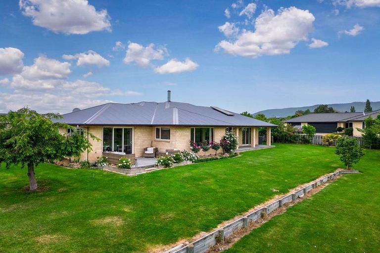 Photo of property in 17 Bond Street, Waimate, 7924