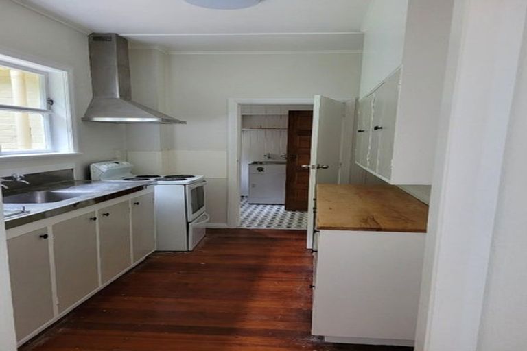 Photo of property in 47-47a Milton Road, Bluff Hill, Napier, 4110