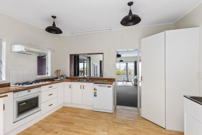 Photo of property in 185 Marine Parade, Seatoun, Wellington, 6022