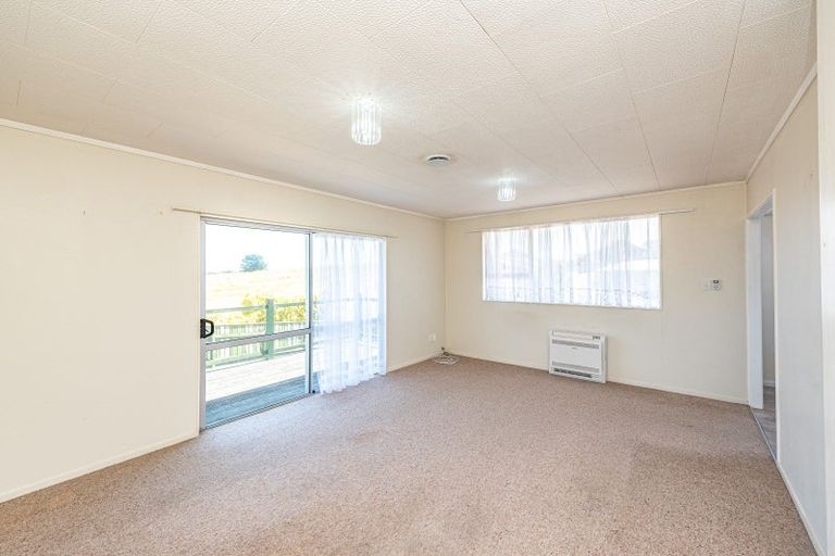 Photo of property in 35 Karyn Street, Castlecliff, Whanganui, 4501